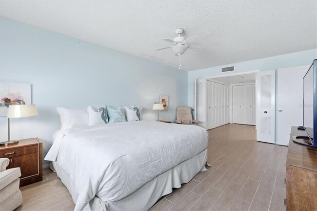 Building Photo - 2089 Gulf of Mexico Dr