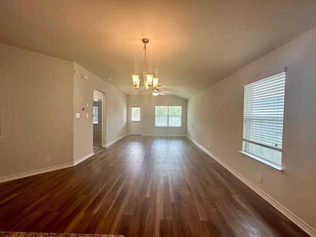 Building Photo - Fantastic Amenities ~ 4/2 Single Story w/ Refrigerator/Washer/Dryer Included ~