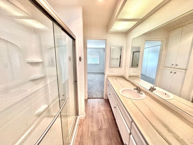 Building Photo - Mid-Century Townhome in Fashion/Mission Valley WEST! 3bd/2ba, garage, laundry, VIEW!