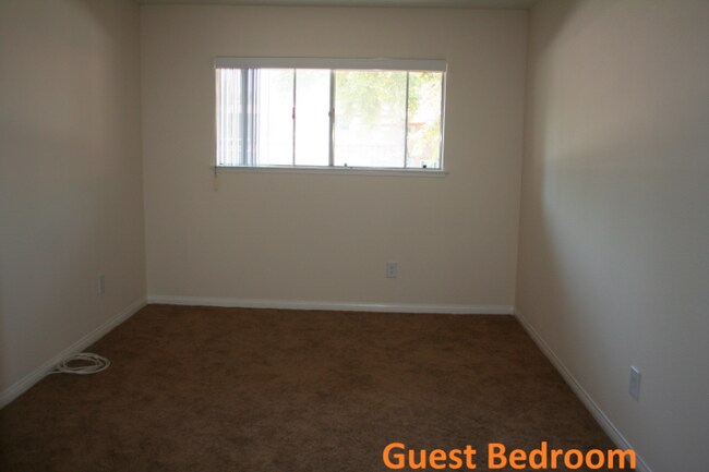 Building Photo - 1530 Border Ave