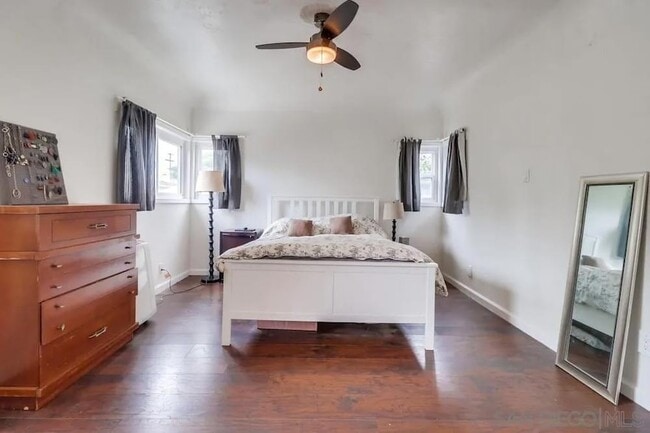 Building Photo - 3891 Superba St