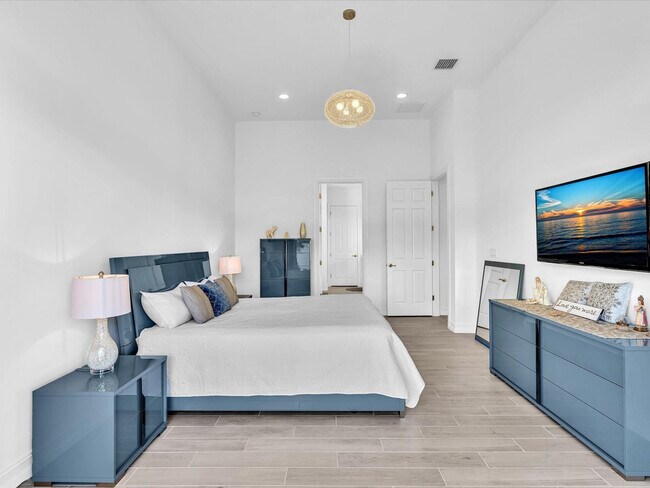 Building Photo - 8928 Bastille Cir E