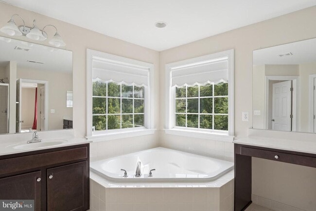 Building Photo - 4917 Quixote Ct