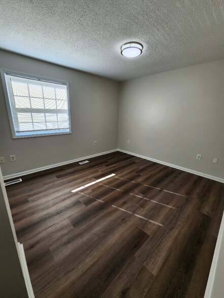 Building Photo - 12730 Woodside Ln