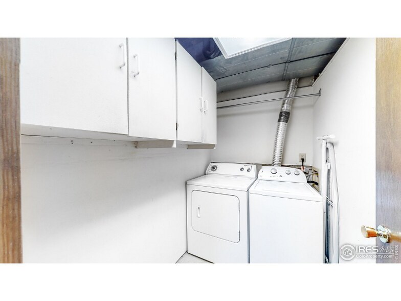 Building Photo - 2466 Sunstone Dr