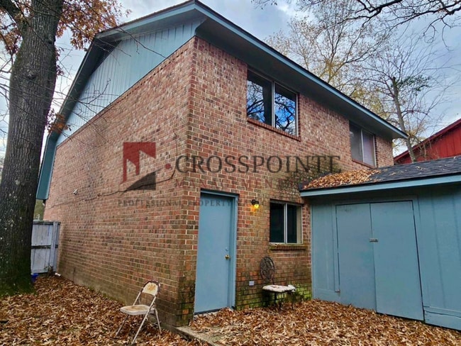 Building Photo - Tour Today! 2/1.5 Townhome in Longview