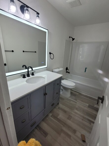 Primary Photo - 830 N Ferger Ave