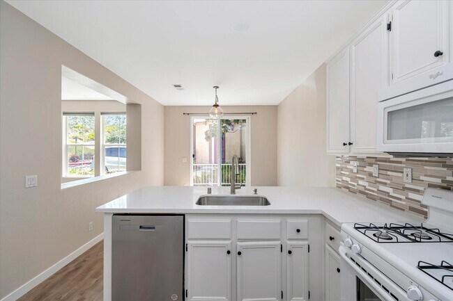 Building Photo - 18014 Flynn Dr