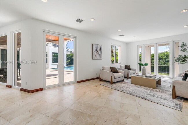 Building Photo - 184 Paloma Dr