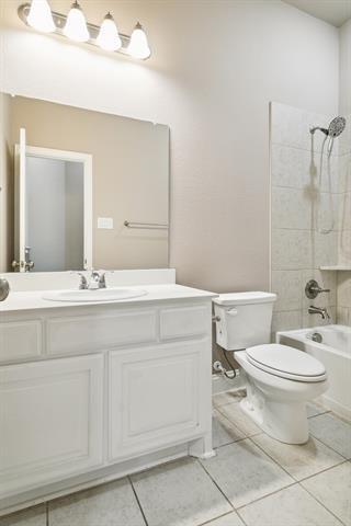 Building Photo - 410 Oleander Dr