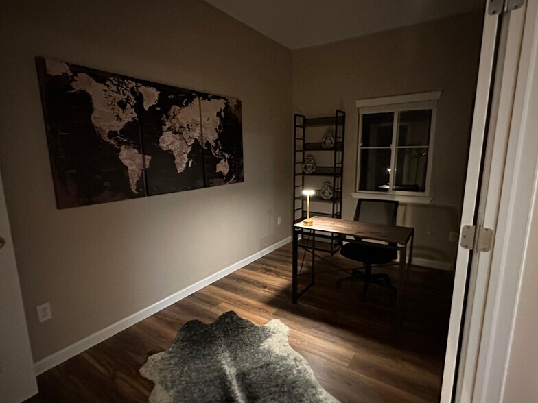 Building Photo - 6253 Kilmer Loop