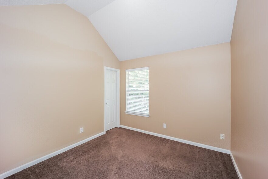 Building Photo - 3800 Kings Hwy