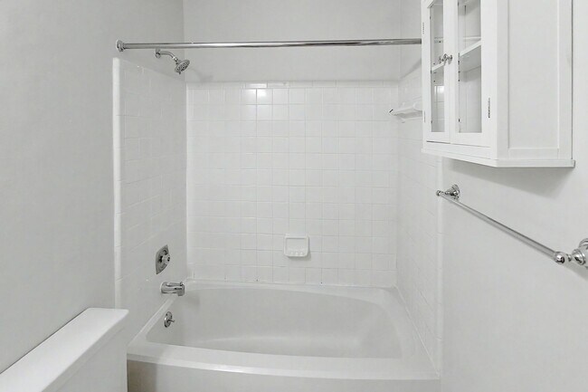 Building Photo - 3200 Heathstead Place