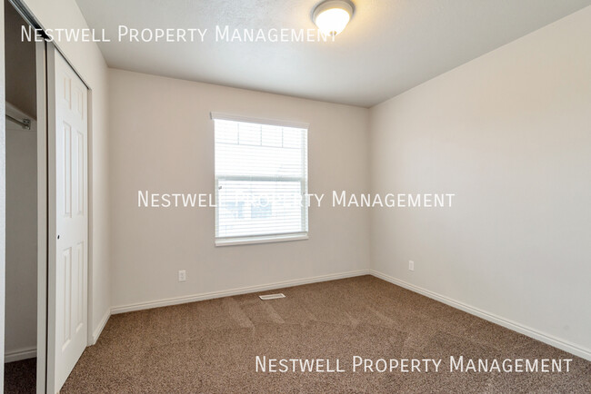 Building Photo - Open and spacious 3bd Rambler in West Jordan