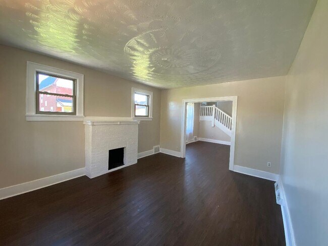 Primary Photo - 218 N 12th Ave