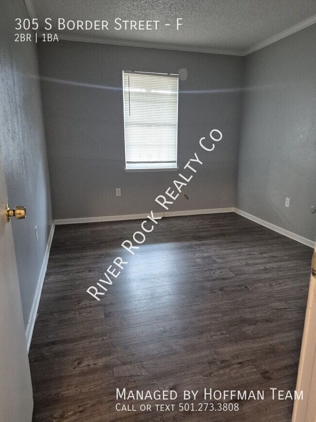 Building Photo - 305 S Border St