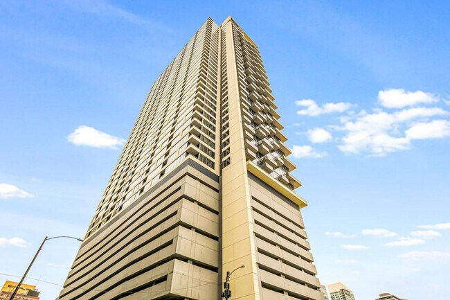 Building Photo - 235 W Van Buren St