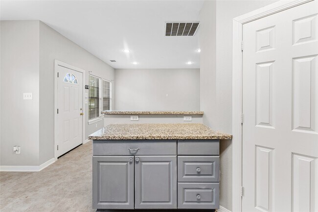 Building Photo - 9610 Buffum St