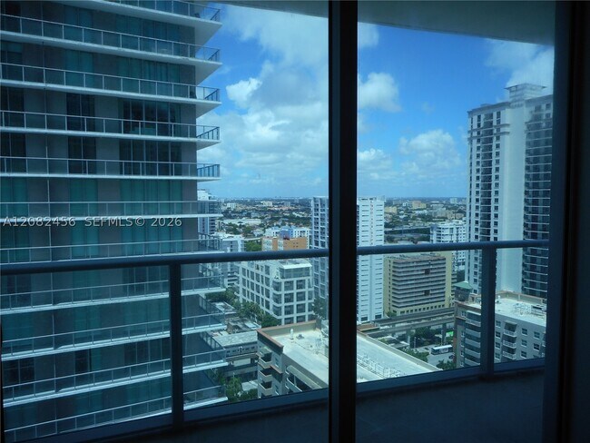 Building Photo - 1100 S Miami Ave