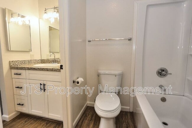 Building Photo - 5848 Alorn Ln