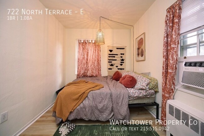 Building Photo - 722 North Terrace