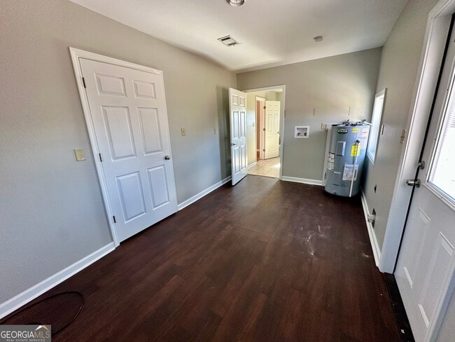 Building Photo - 1013 Walke Dairy Rd