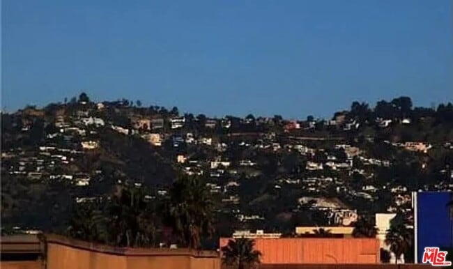 Building Photo - 811 S Bedford St