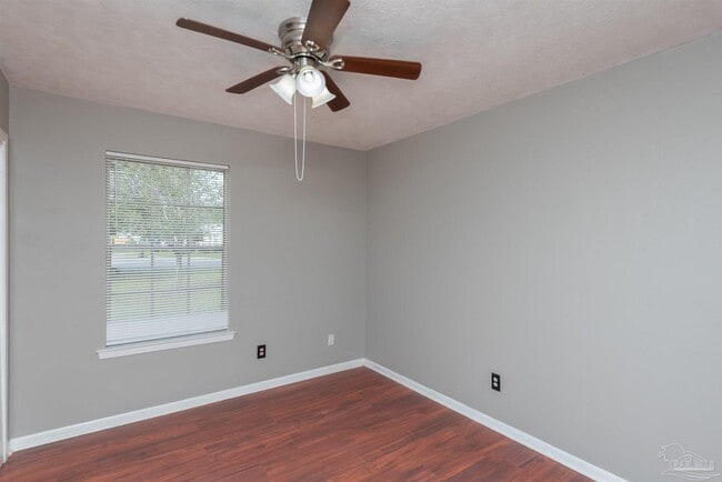 Building Photo - 525 Quigley Rd