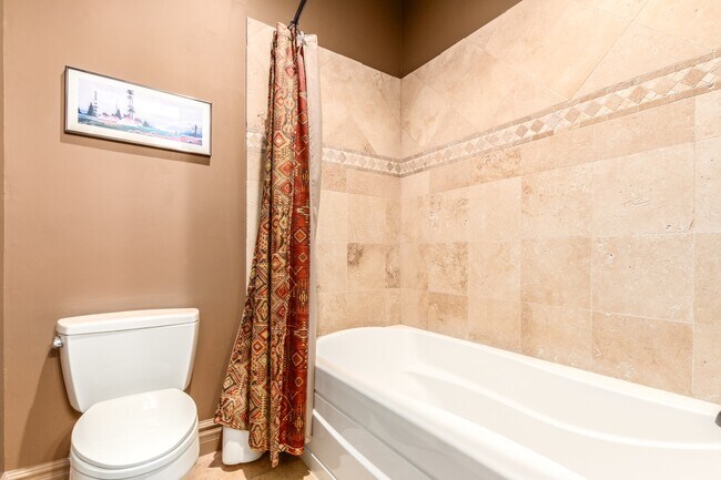 Stunning 3 bedroom, 2.5 bathroom home for lease in beautiful Rio Verde! - 26446 N Avenida del Ray