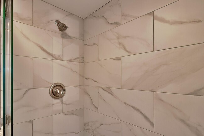 Building Photo - Modern Luxury Condo in Middleborough – Rec...