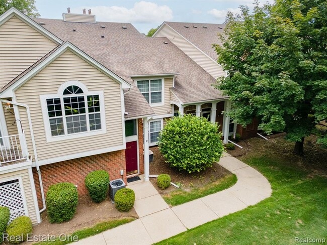 Building Photo - 44770 Marigold Dr