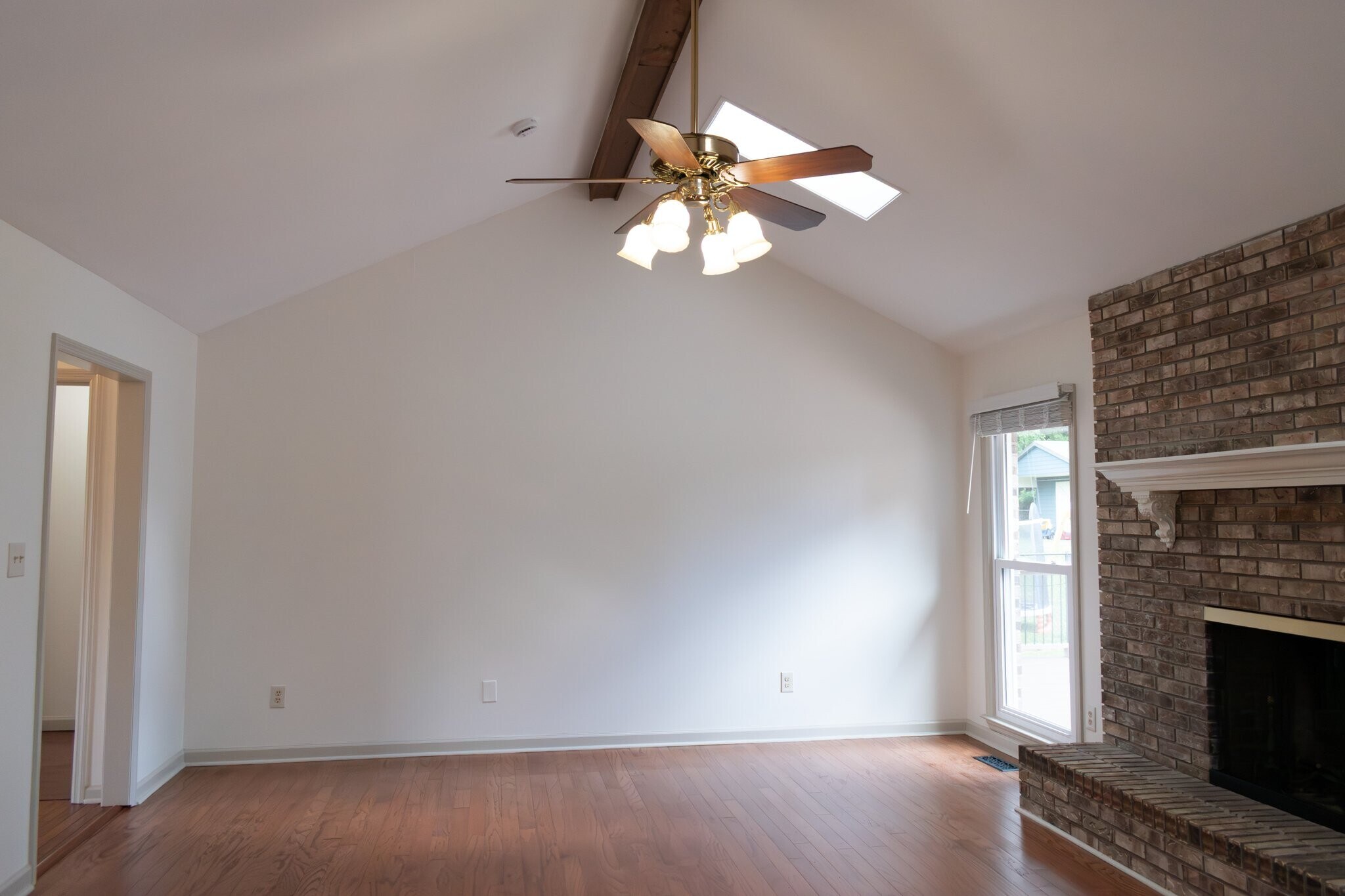Building Photo - 140 Thomas Dr
