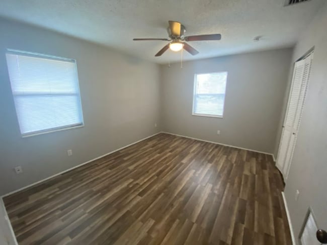 Building Photo - 3 Bedroom 2 Bath home in New Smyrna Beach for RENT!