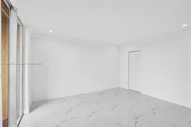 Building Photo - 606 NW 107th Ave