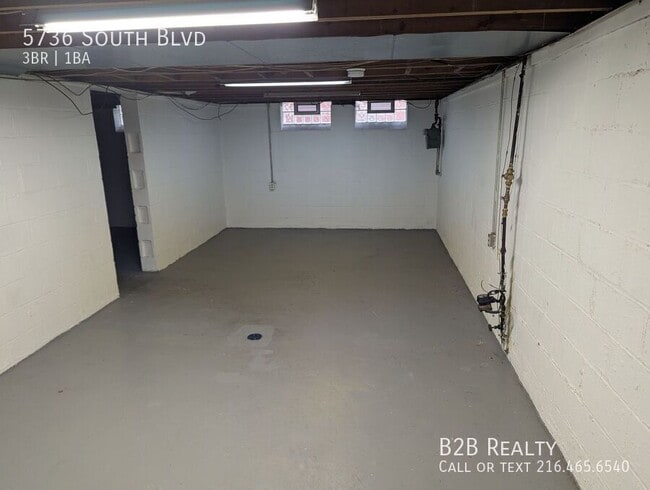 Building Photo - 5736 South Blvd