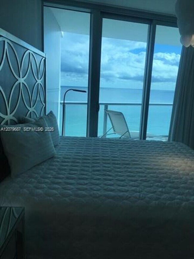 Building Photo - 17001 Collins Ave