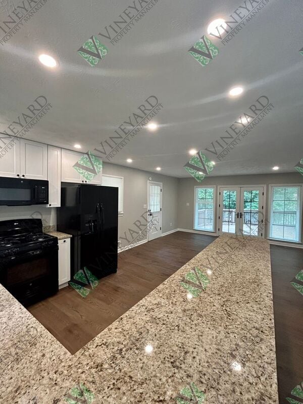 Building Photo - 993 Walnut Cir SW