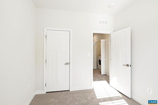 Building Photo - 2045 Landon Ln