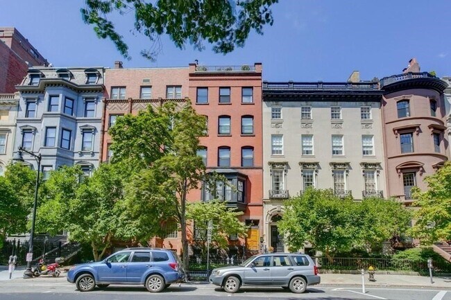 Building Photo - 164 Beacon St