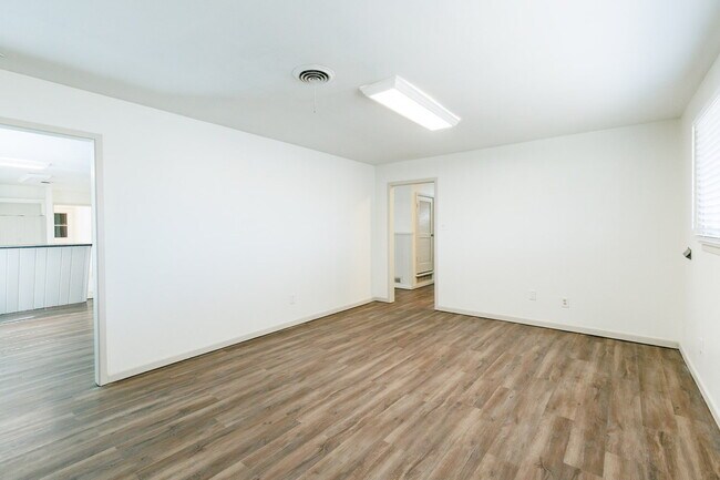 Building Photo - Newly remodeled 3/2/2 in north Lubbock!  M...