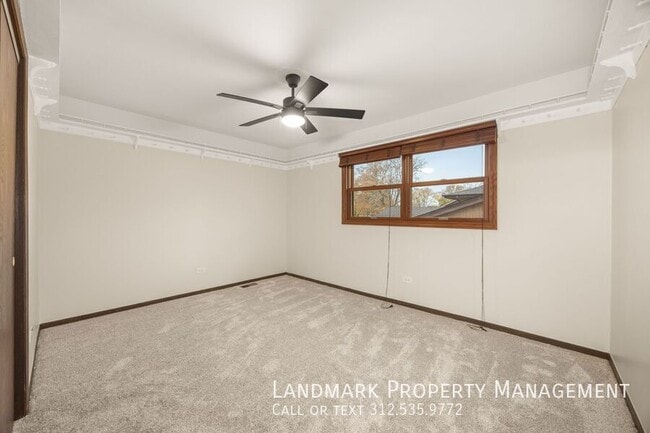 Building Photo - 409 Sara Ave