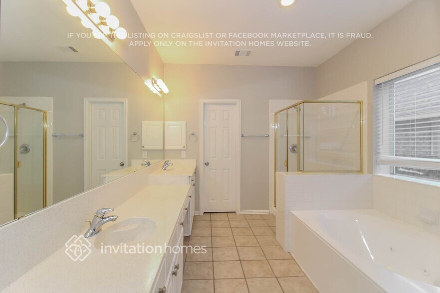 Building Photo - 4600 Lighthouse Dr