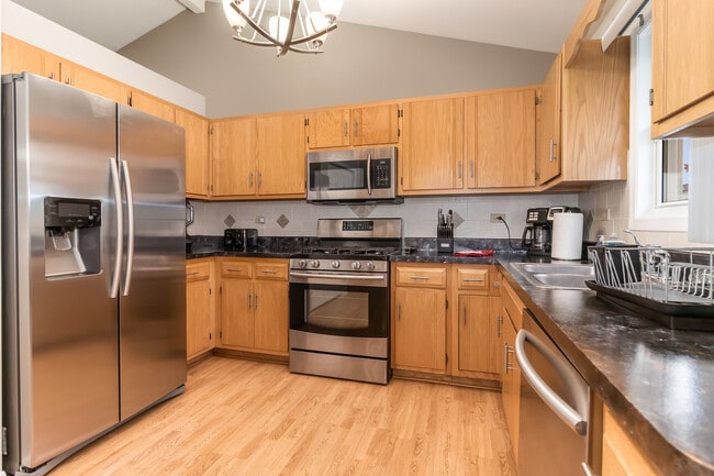 Building Photo - 2111 Lolo Pass Dr