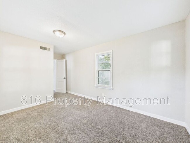 Building Photo - 6709 Sterling Ave
