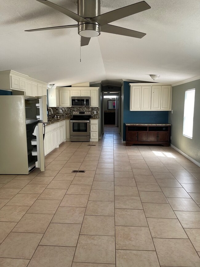 16904 N Sunflower Ave 16904 N Sunflower Ave Gardendale TX 79758