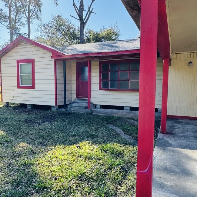 Primary Photo - 3150 64th St