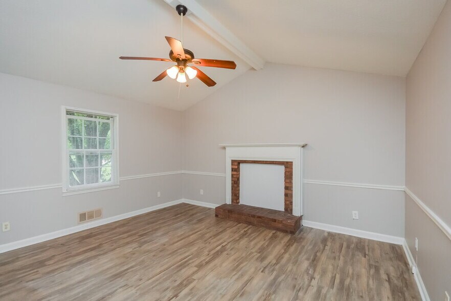 Building Photo - 1589 Cherry Hill Ln SW
