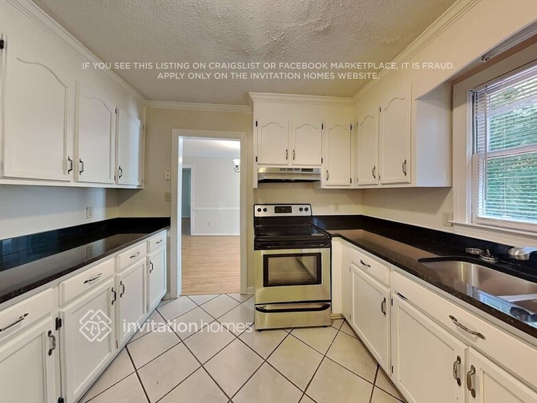 Building Photo - 815 Brightmoor Dr