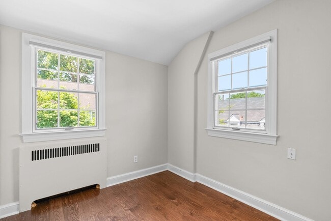 Building Photo - 3 Bed 3 Bath - Bethesda Colonial - Move-In...