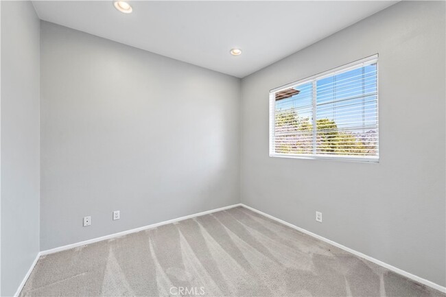 Building Photo - 158 N Brea Blvd